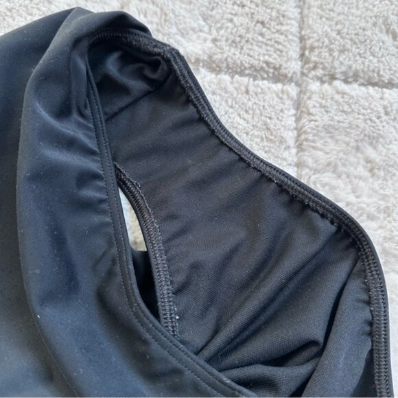 Hollister | Black and Red Floral Emboridered Monokini Swimsuit | Size Large - Picture 8 of 9